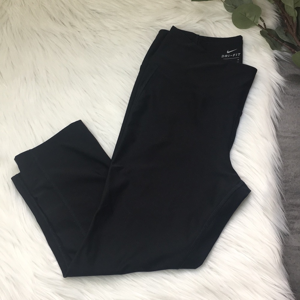 Nike Dry-Fit Black Skinny Cropped Leggings